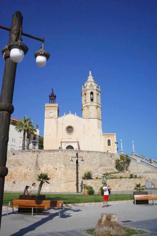 Love Sitges & Beach Exterior photo